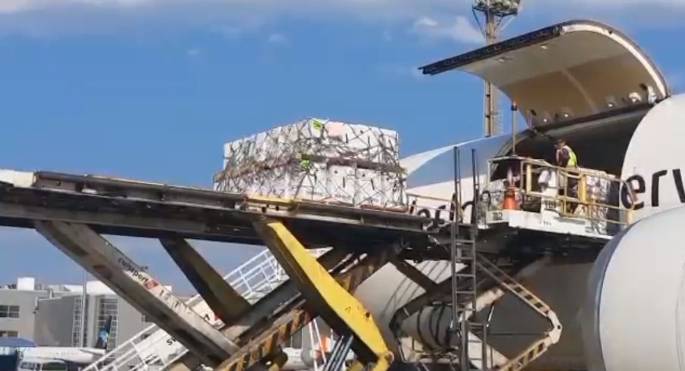 Brasil recebe cinco milhões de doses da Pfizer