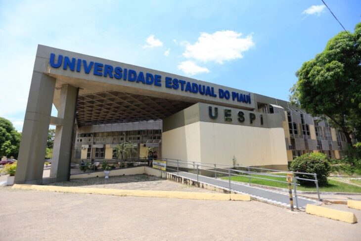  Governador Rafael corta salários de Doutorandos da UESPI