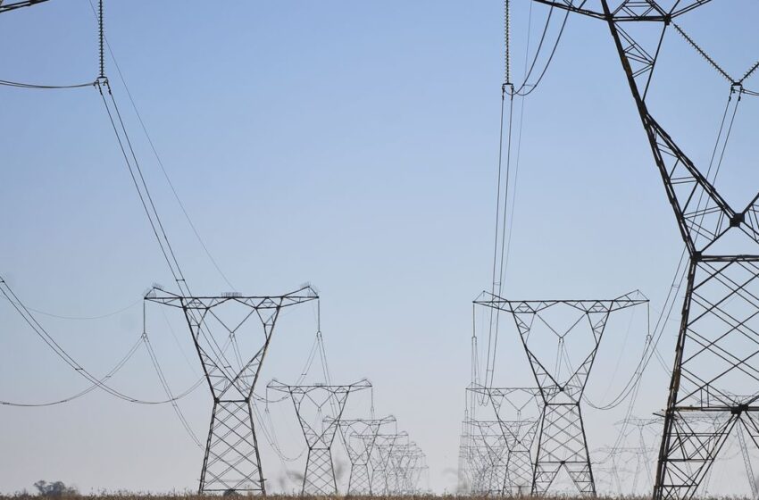  Governo mantém regras excepcionais no setor de energia elétrica