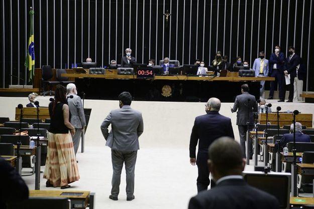  Congresso aprova crédito de R$ 9,3 bi para pagar Auxílio Brasil em 2021