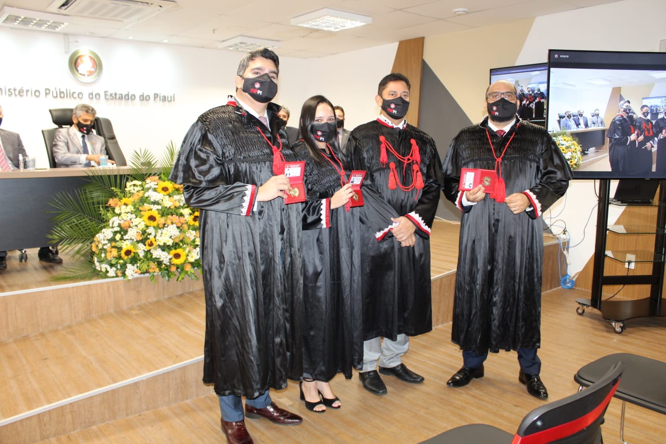 Procurador Geral de Justiça empossa mais três Promotores: Amina, Esdras e Jessé