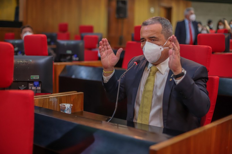  Deputado Henrique Pires defende emendas de R$ 5,4 milhões