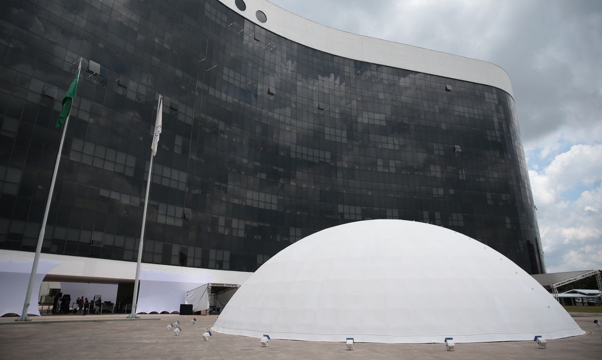 TSE antecipa vigência de assinatura eletrônica para criar partido