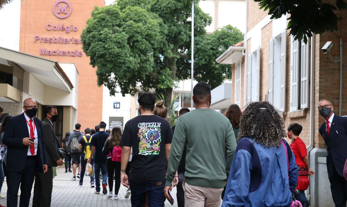 Não há casos da nova variante identificados no Brasil, diz ministério