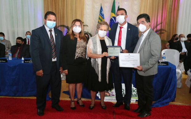  Regina Sousa recebe o título de cidadania em São João do Arraial