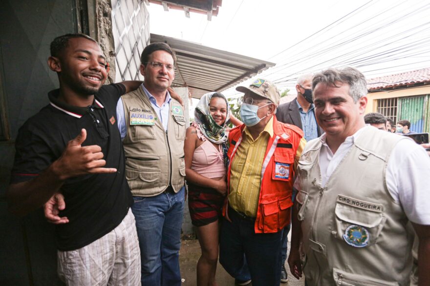 Os ministros Ciro Nogueira e João Roma visitaram áreas alagadas no Piauí