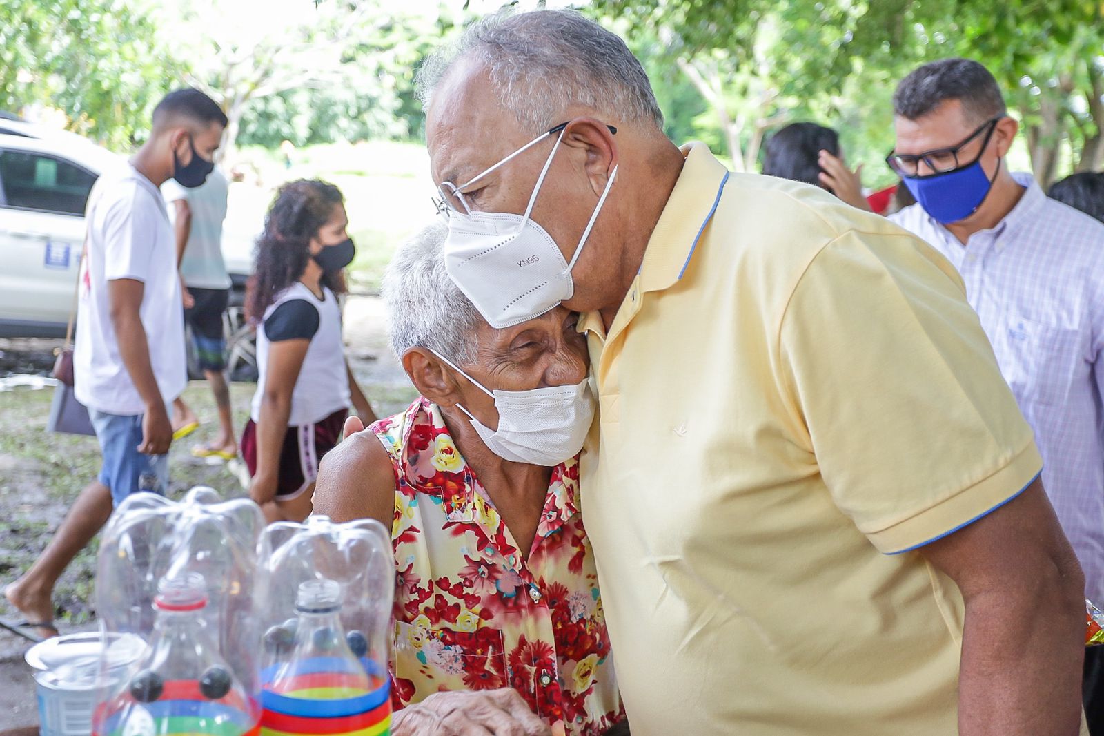 Dr. Pessoa participa da ação social no bairro Risoleta Neves