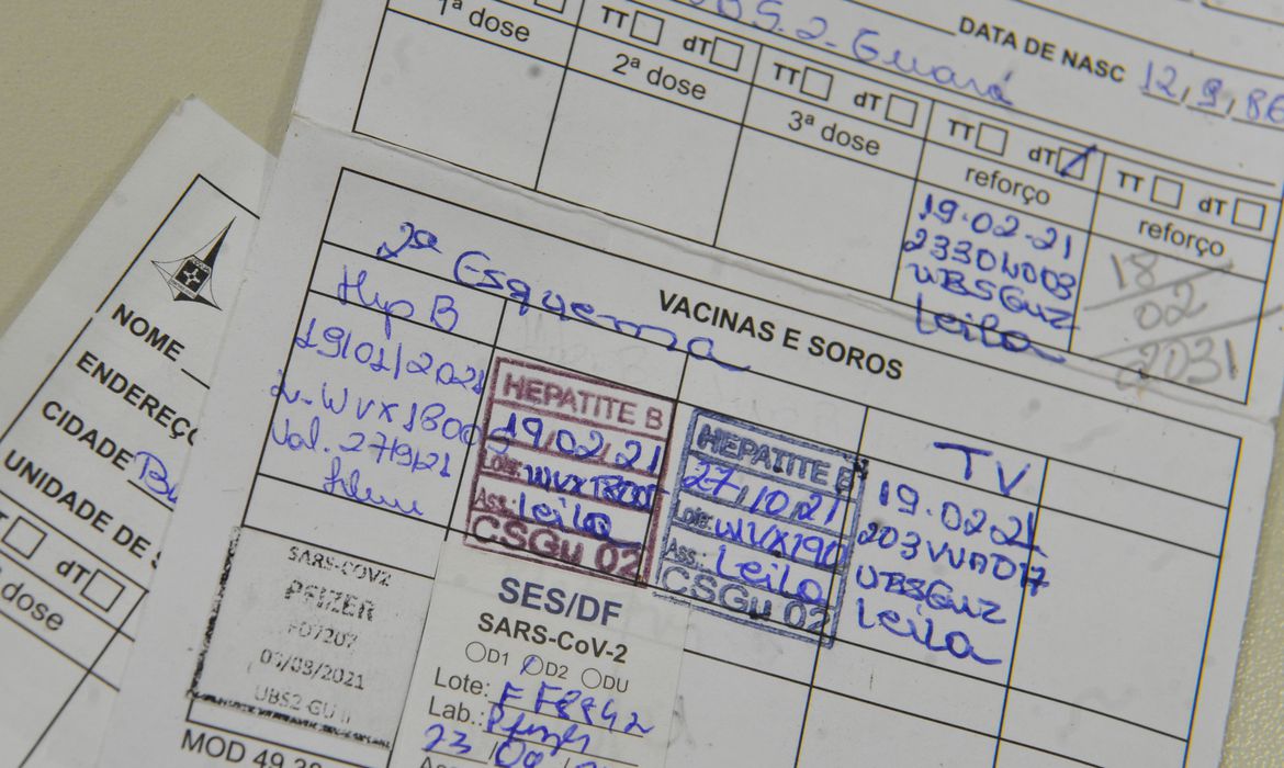 Seis estados planejam 4ª dose; MS já a aplica em pessoas com 60 anos