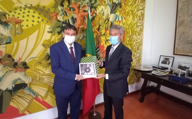  Governador intensifica relações diplomáticas com Portugal