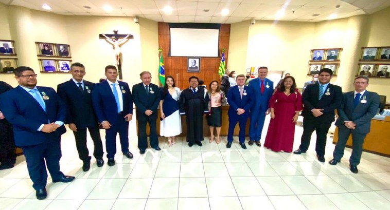 TRE homenageia Deusdedit de Sousa com medalha do Mérito Eleitoral