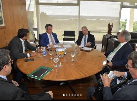  Ministro Ciro discute com Presidente Bolsonaro controle imediato do preço dos combustíveis