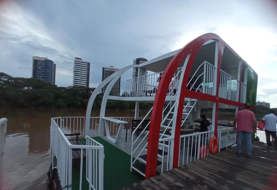 Viviane Moura conclui trabalho na SUPARC com início do passeio de Catamarã no Rio Poti