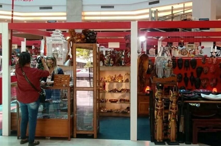  Feira dos países dispõe produtos no shopping Rio Poty