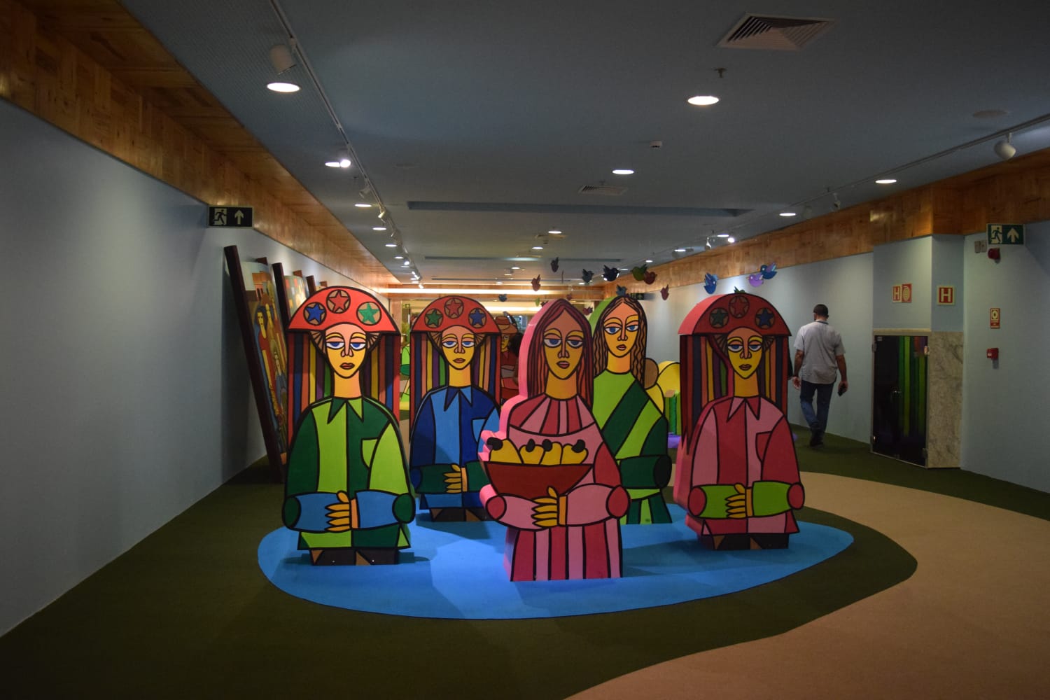 Exposição de Nonato Oliveira fica aberta ao público no Teresina Shopping