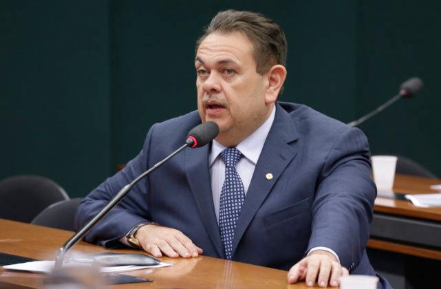  Governadora atende Silas Freire e suspende taxa de esgoto em Floriano
