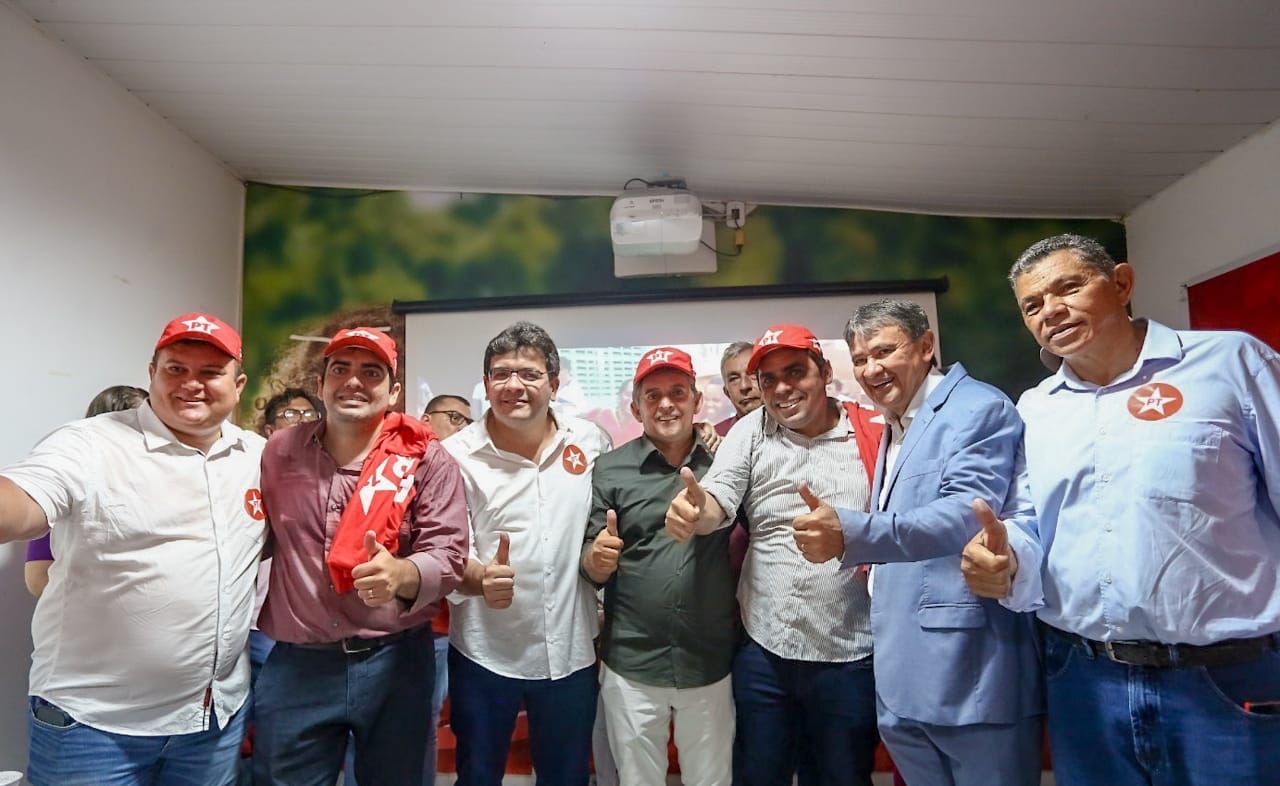 Quatro prefeitos se filiam ao PT e declaram apoio a Rafael Fonteles