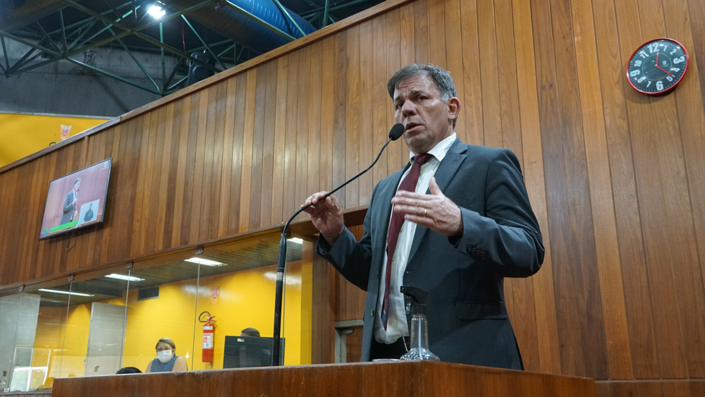 Deputado Carlos Augusto denuncia governo por não cumprir edital do concurso da PM