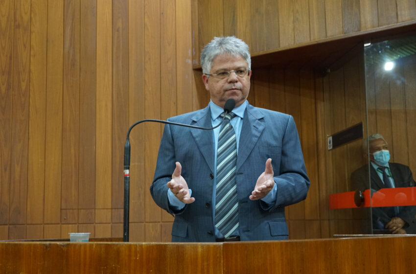  Deputado Gustavo destaca a ação do TCE de suspender licitação ilegal para compra de medicamentos