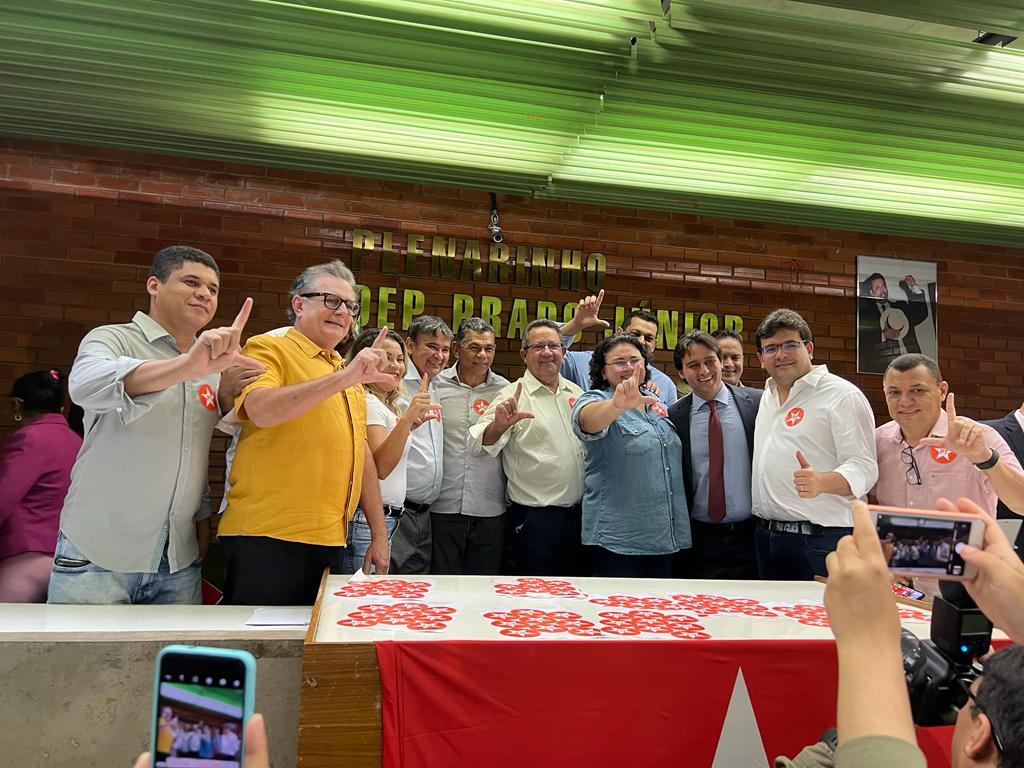 Prefeita de Piripiri se filiou ao PT nesta terça-feira(03)