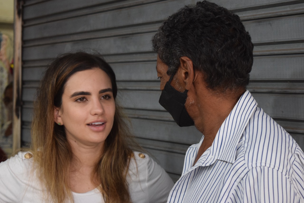 Bárbara Soares escuta demandas dos comodatários do Shopping da Cidade