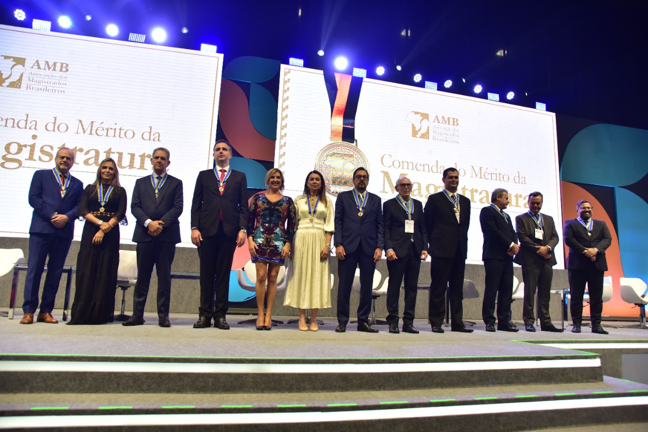 Deputada Margarete é homenageada pela Associação dos Magistrados Brasileiros