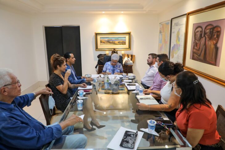  Governadora se reúne com organizadores do 20° Salão do Livro do Piauí