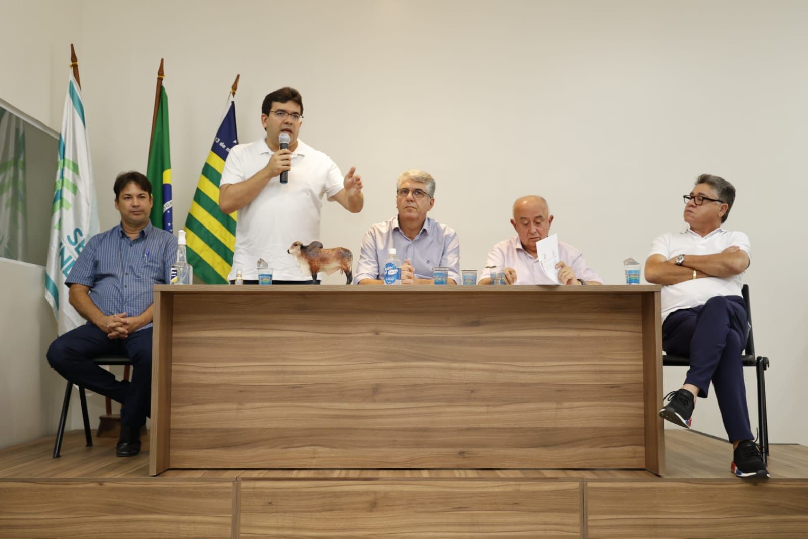 Júlio César e João Mádison reúnem agropecuaristas para ouvir Rafael