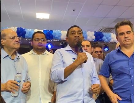  Pré-candidatos da oposição se reúnem em Floriano