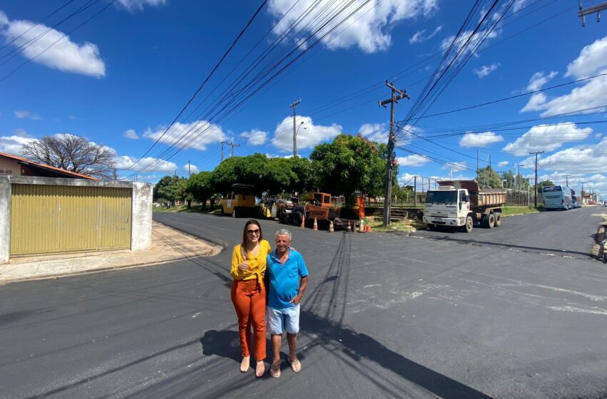  Vereadora Elzuila viabiliza asfaltamento no Lourival Parente
