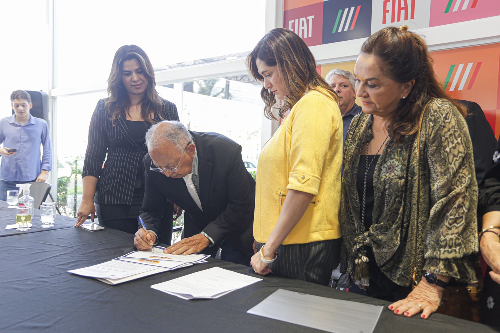 Ministra da Mulher entrega veículos e equipamentos para Conselhos Tutelas de Teresina