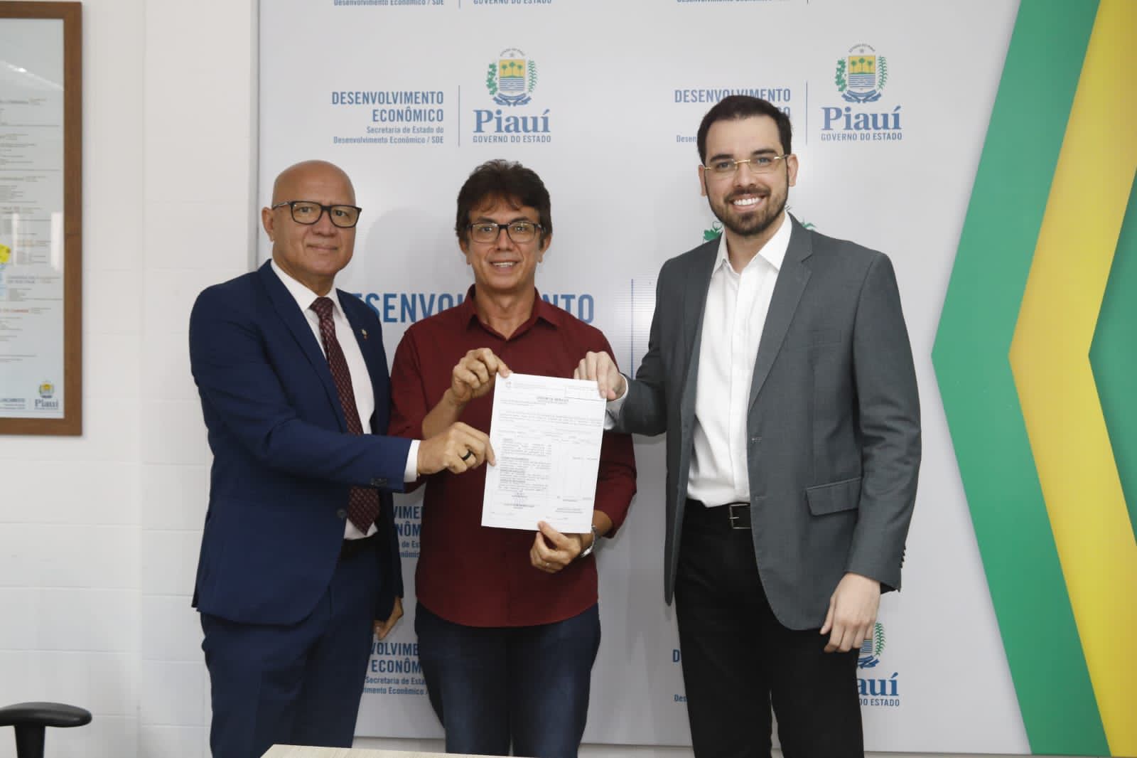 Deputado Franzé consegue calçamento para Ipiranga e São José do Divino
