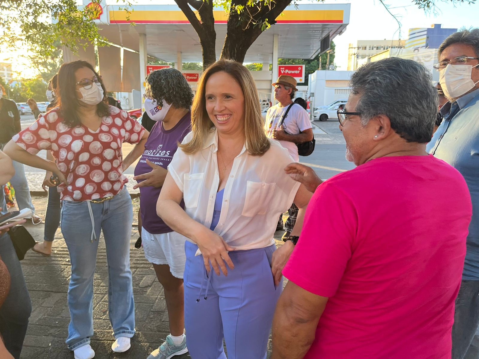 Viviane Moura participa do Arrasta Pé Orgulho LGBTQIA+