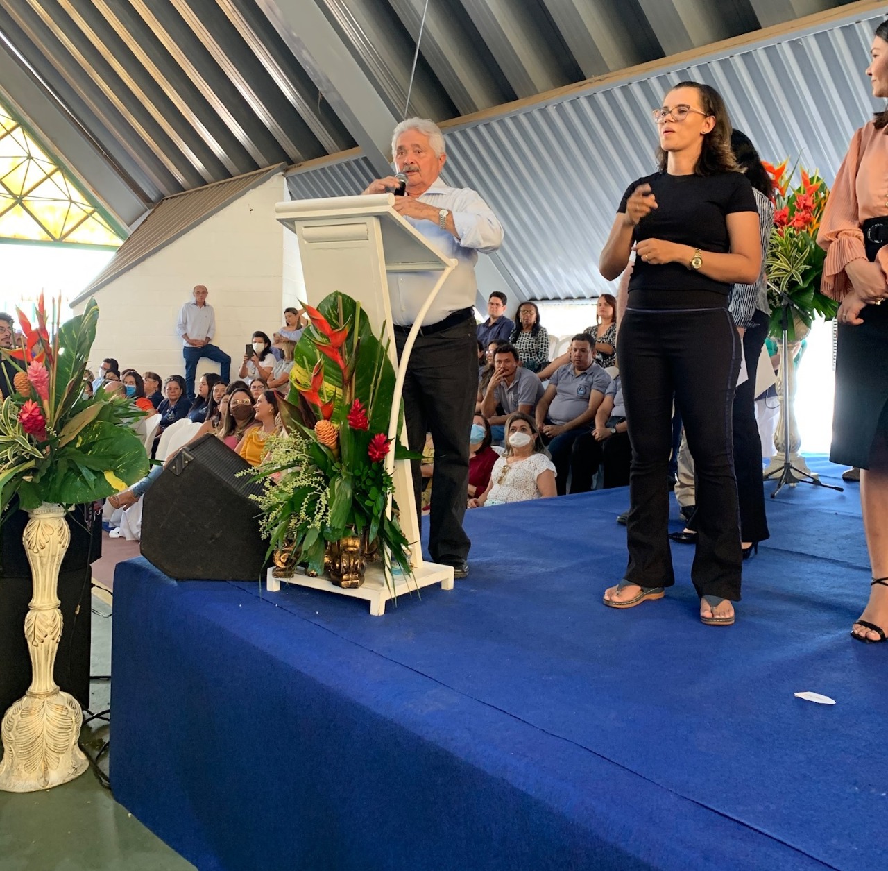Ministro da Educação inaugura escolas em Picos ao lado do Senador Elmano