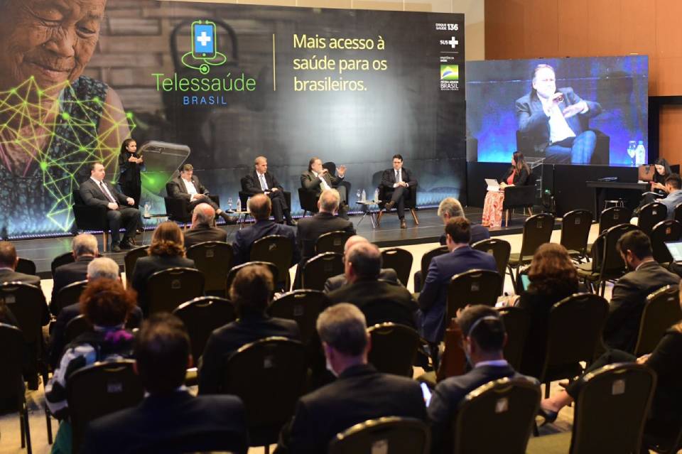 Saúde digital pode chegar a mais de 320 municípios brasileiros