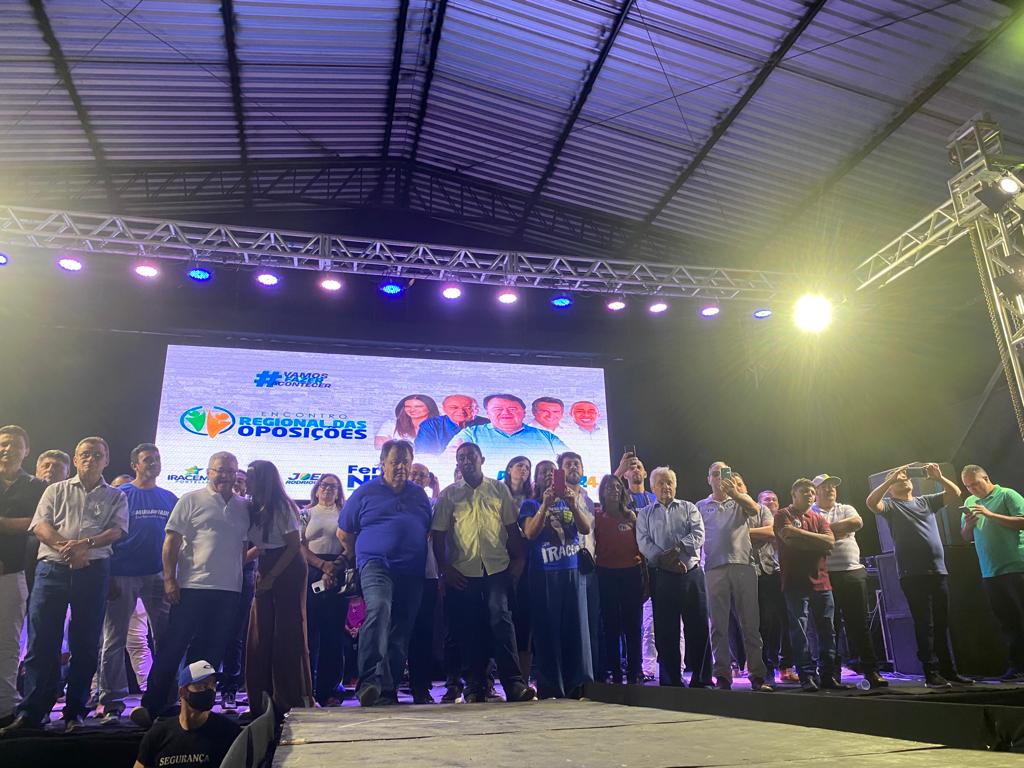 Senador Elmano percorre municípios com grupo de oposição