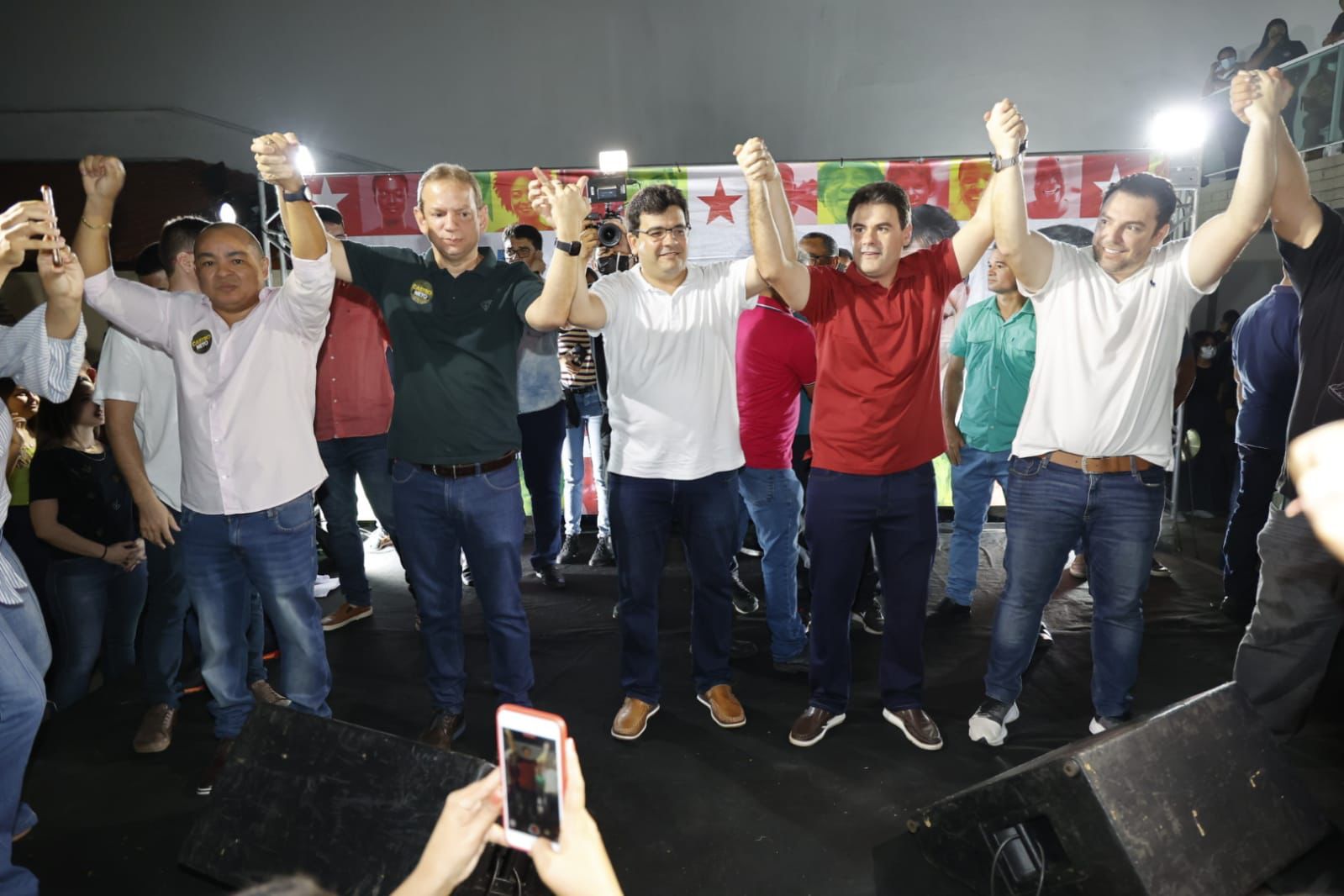 Vereador Markim reúne apoiadores para receber grupo governista