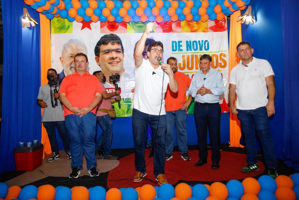 Silas Freire e Rafael participam de encontro no bairro Aeroporto
