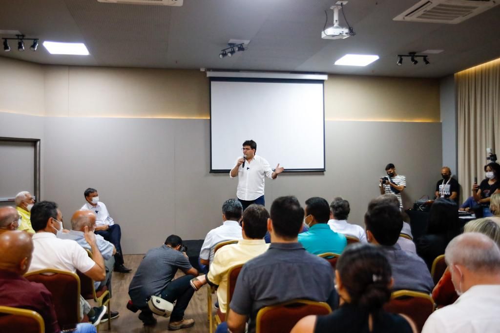 PT reúne pré-candidatos para discutir estratégias para convenções partidárias