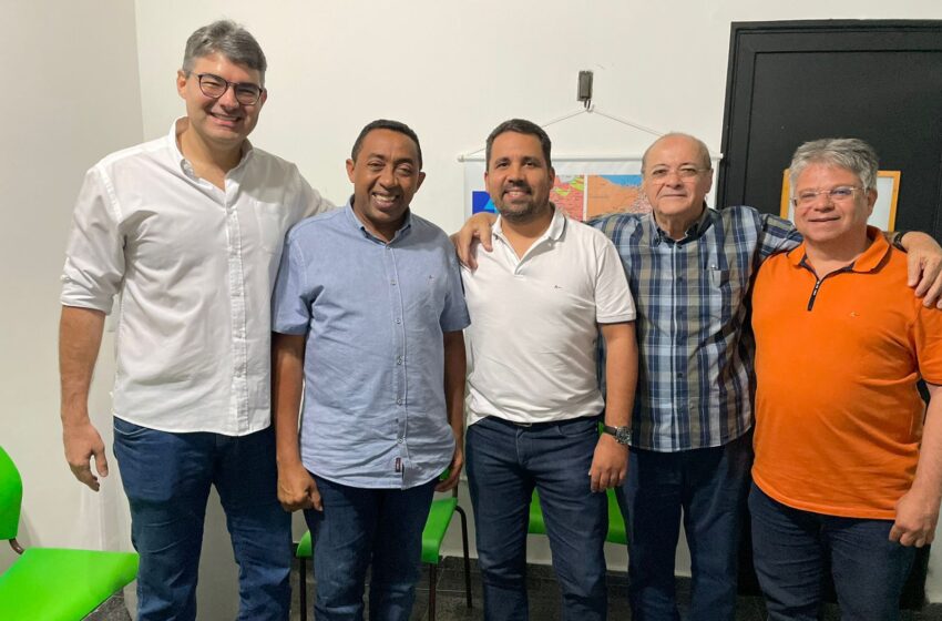  Prefeito de Cristalândia declara apoio a Sílvio Mendes e Joel Rodrigues