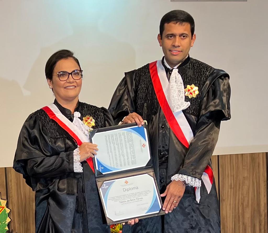 Téssio Torres é empossado desembargador do TRT-PI