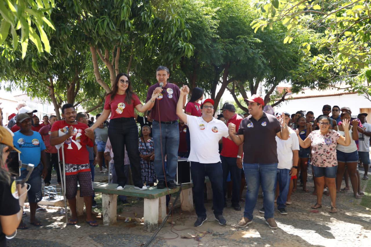 Rafael e Wellington destacam obras do governo em Arraial