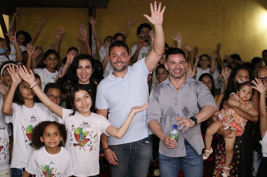 Átila Filho participa de retorno das atividades da Escola de Música Dona Gal