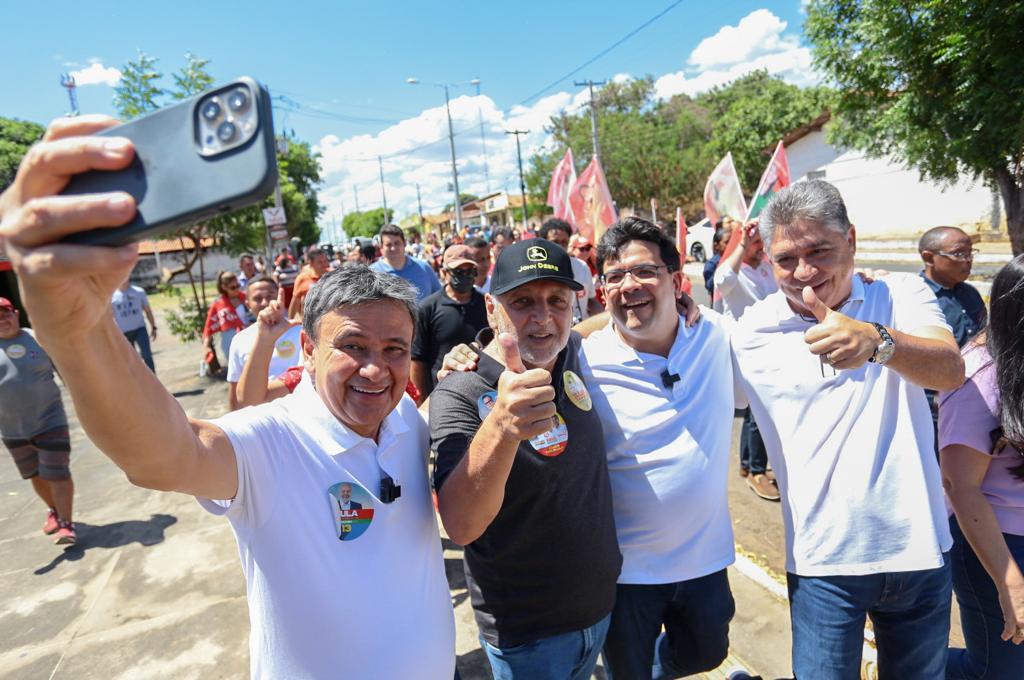 Rafael Fonteles e Wellington Dias realizam caminhada em São Gonçalo e Água Branca