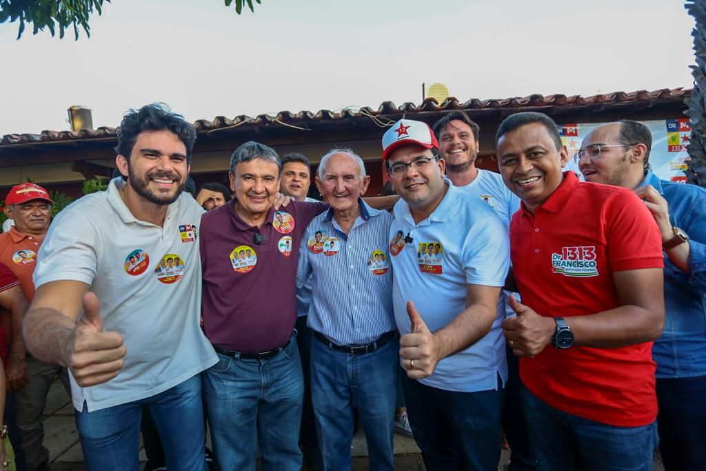 Rafael e deputado Francisco Costa são recebidos com festa em Itaueira