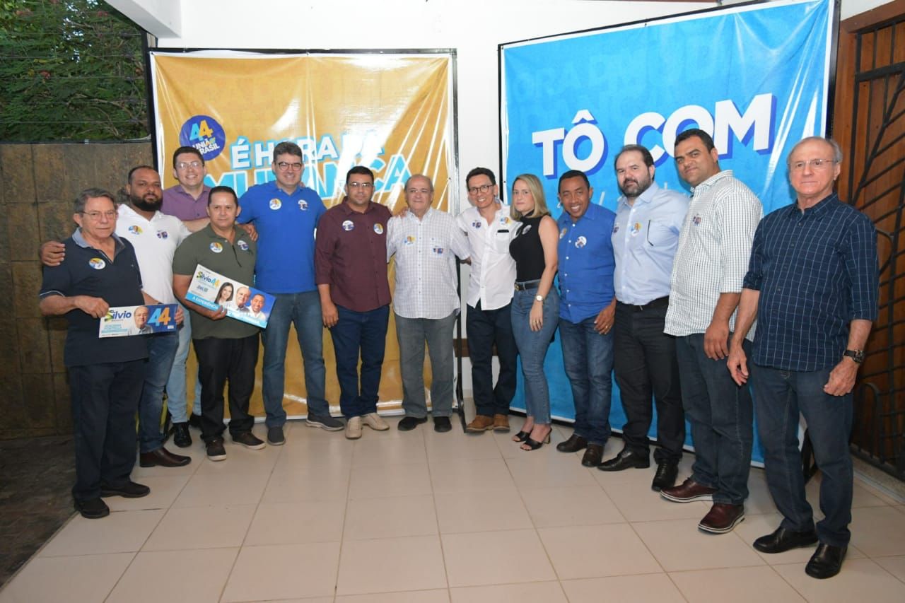 Prefeito do PT anuncia apoio a Sílvio e Joel