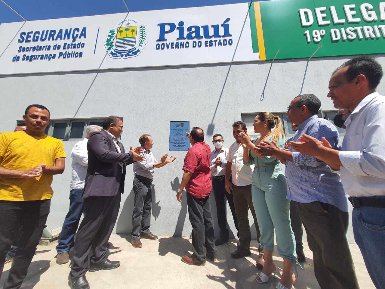 Governo inaugura reforma de delegacia em Palmeirais