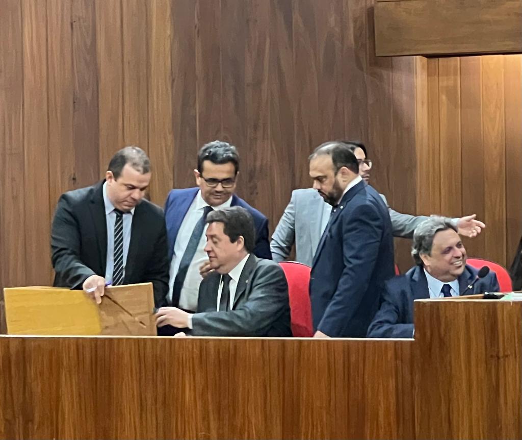 Deputados aprovam empréstimo de cinquenta milhões de dólares para Governo