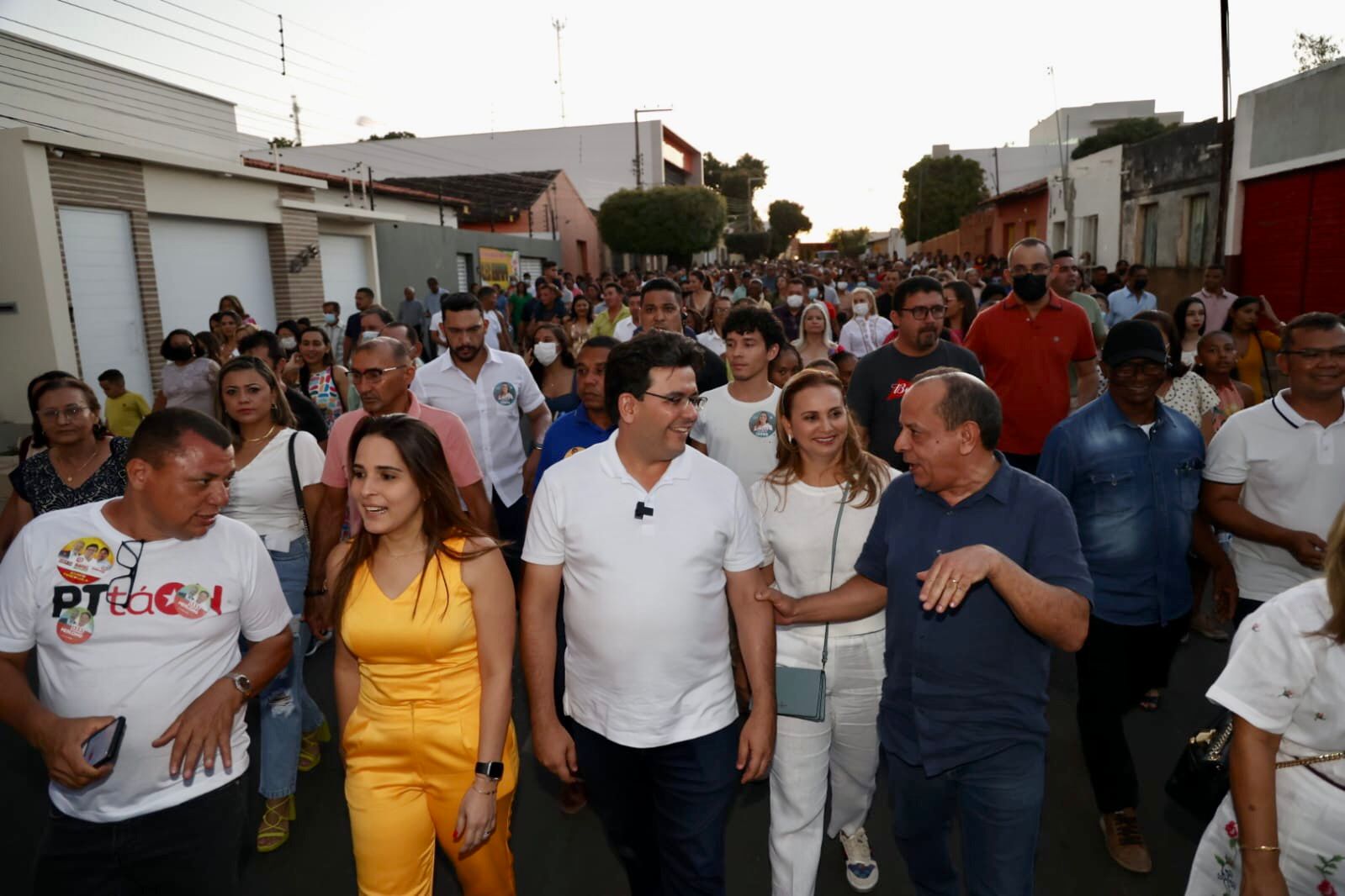 Deputado Hélio Izaias e prefeita Carmelita recepcionam Rafael em São Raimundo Nonato