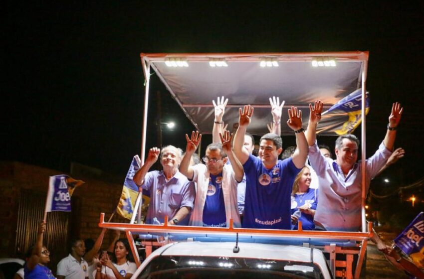  Sílvio reúne onze prefeitos do Vale do Sambito em carreata