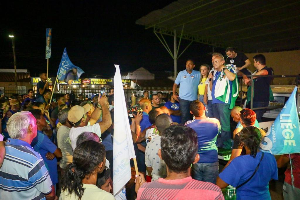 Prefeito Joãozinho Félix  conduz carreata de Silvio Mendes em Campo Maior